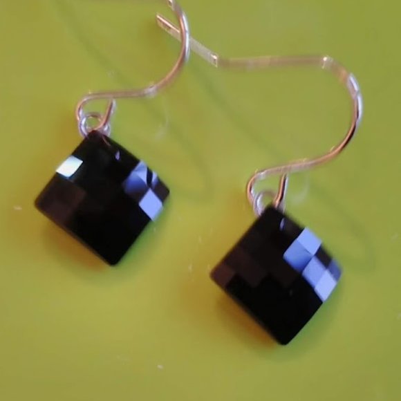 Checkerboard Cut Swarovski Crystal Dangle Earring - Picture 4 of 4